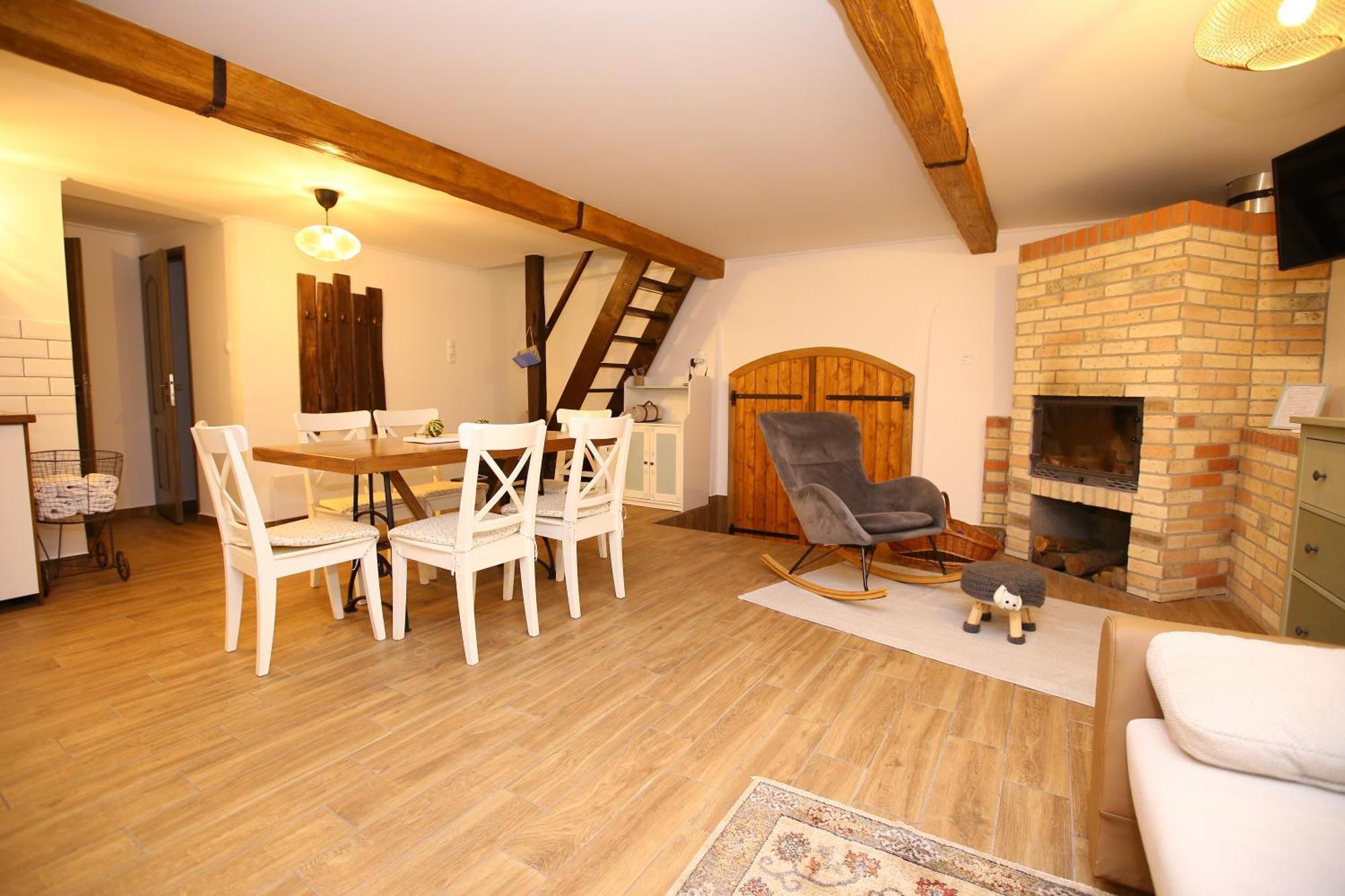 Apartament Goher Pince Es Vendeghaz Csaszartoltes Zewnętrze zdjęcie