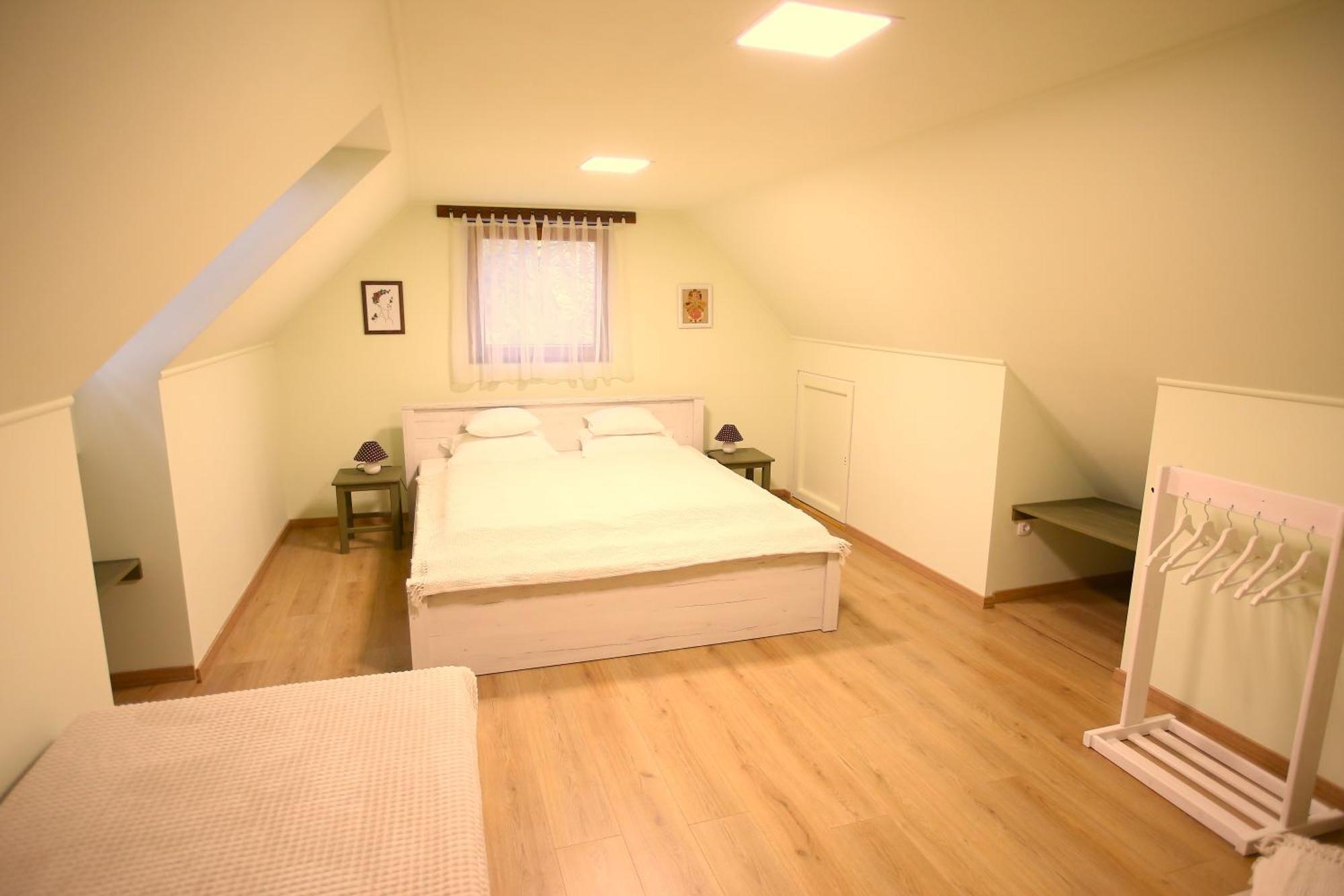 Apartament Goher Pince Es Vendeghaz Csaszartoltes Zewnętrze zdjęcie